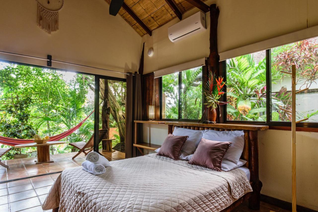 Funky Monkey Lodge Playa Santa Teresa  Екстериор снимка