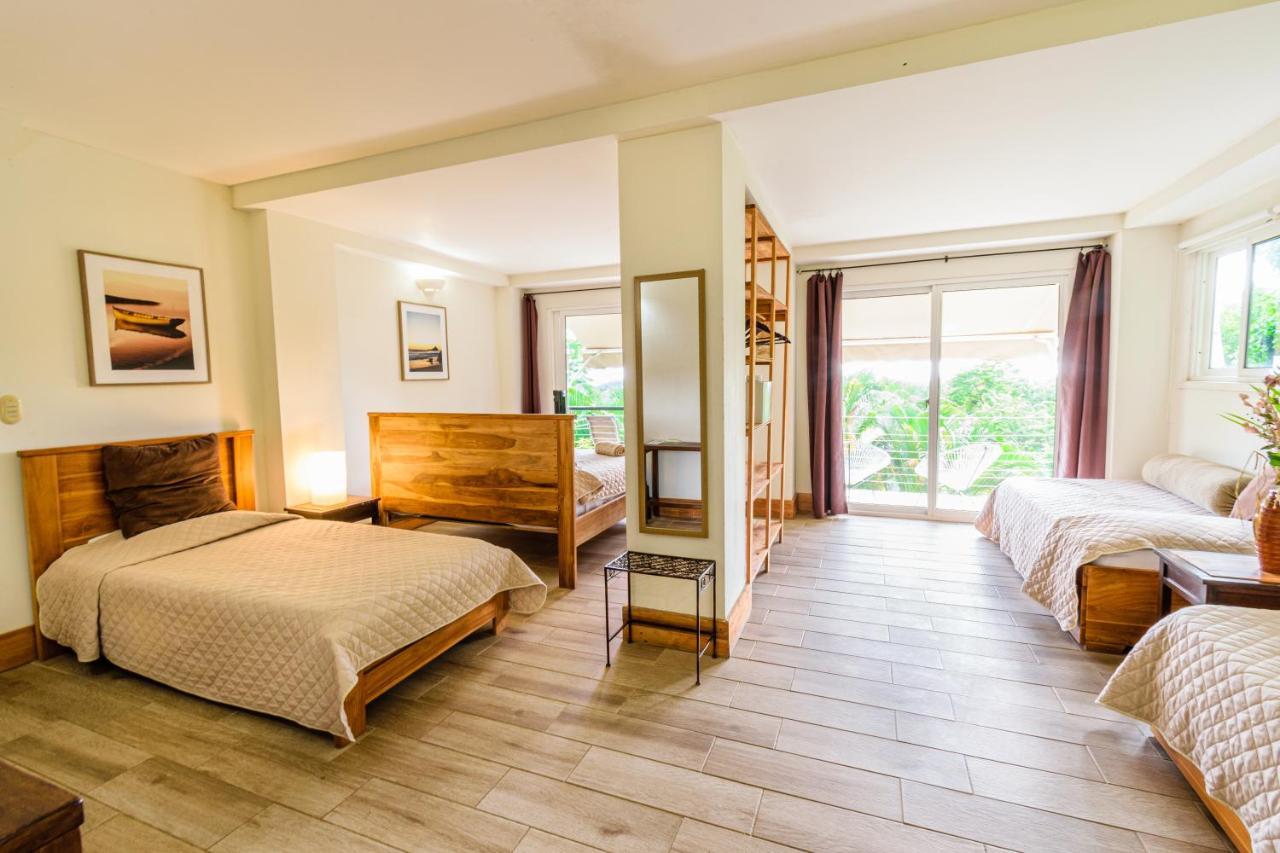 Funky Monkey Lodge Playa Santa Teresa  Екстериор снимка