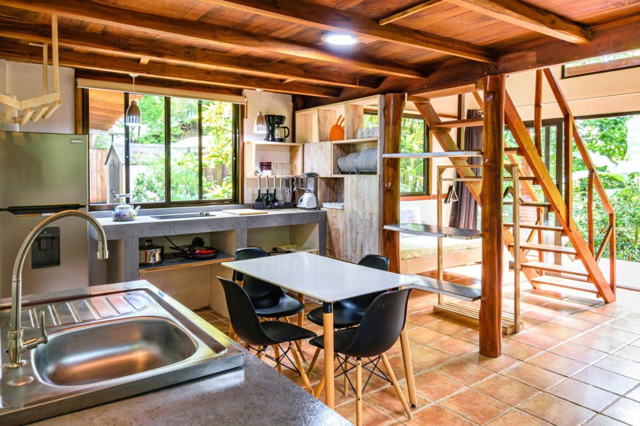 Funky Monkey Lodge Playa Santa Teresa  Екстериор снимка