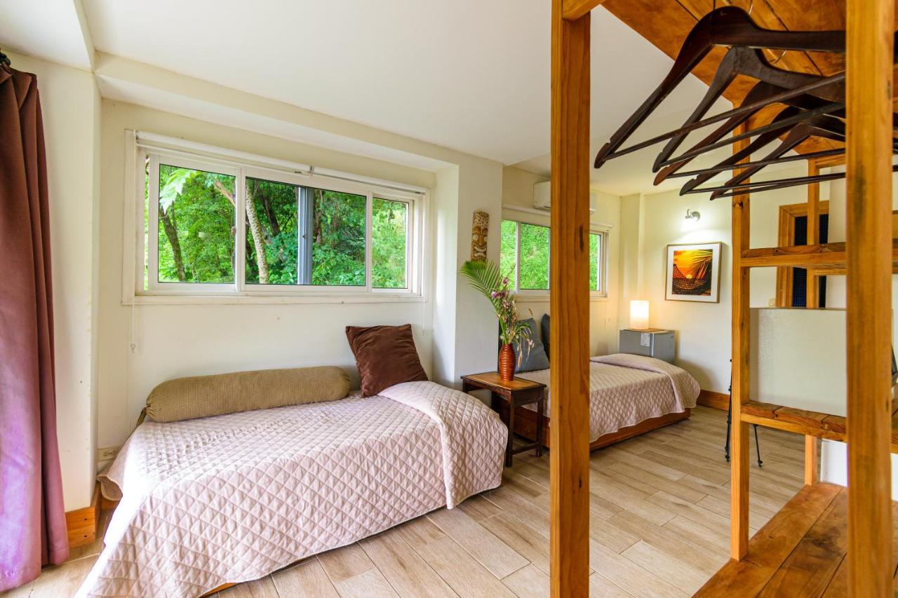 Funky Monkey Lodge Playa Santa Teresa  Екстериор снимка