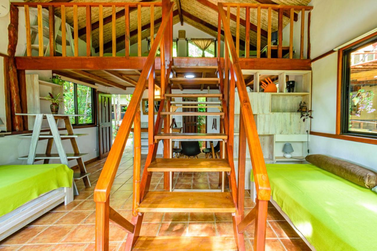 Funky Monkey Lodge Playa Santa Teresa  Екстериор снимка