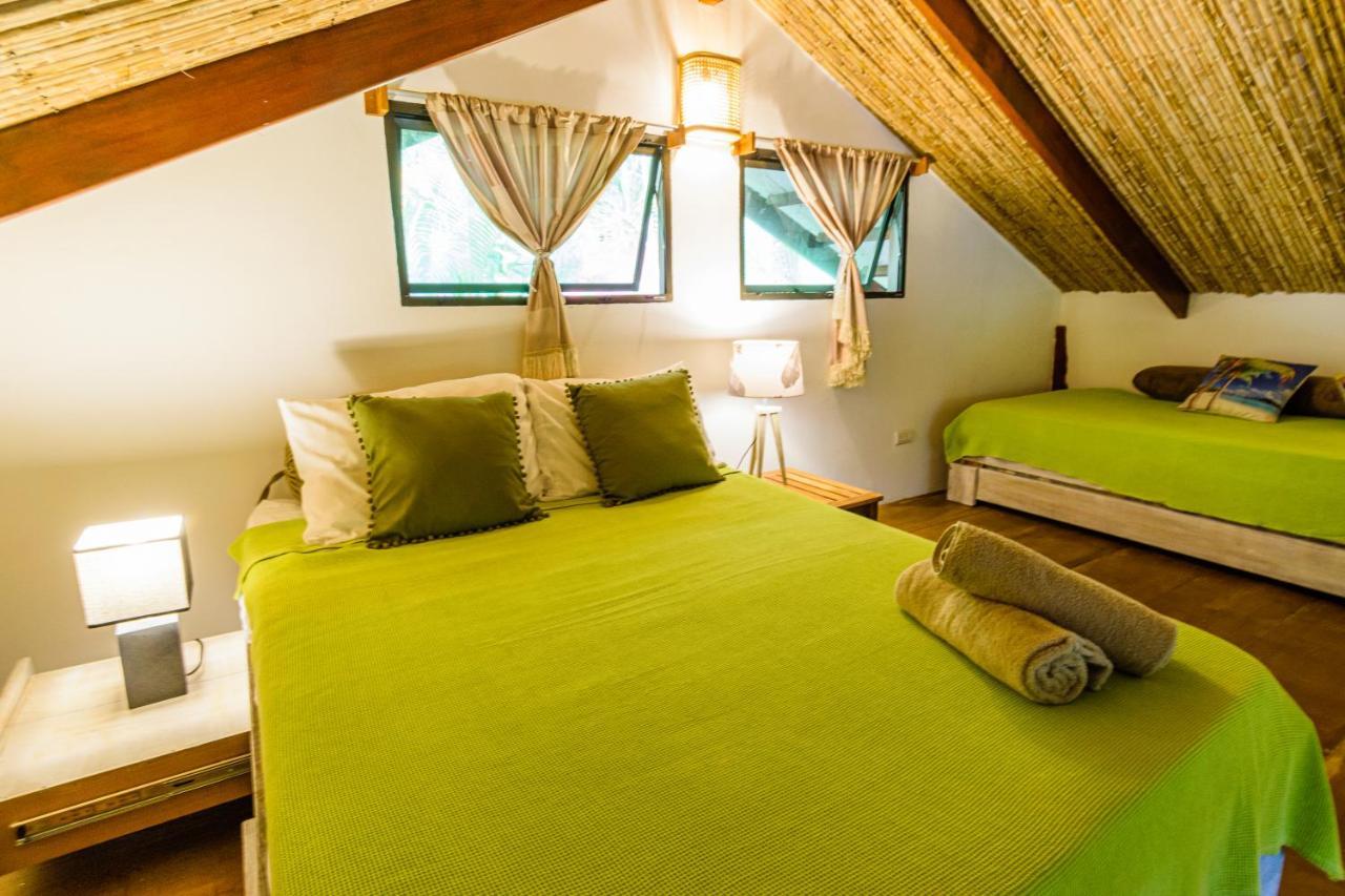 Funky Monkey Lodge Playa Santa Teresa  Екстериор снимка