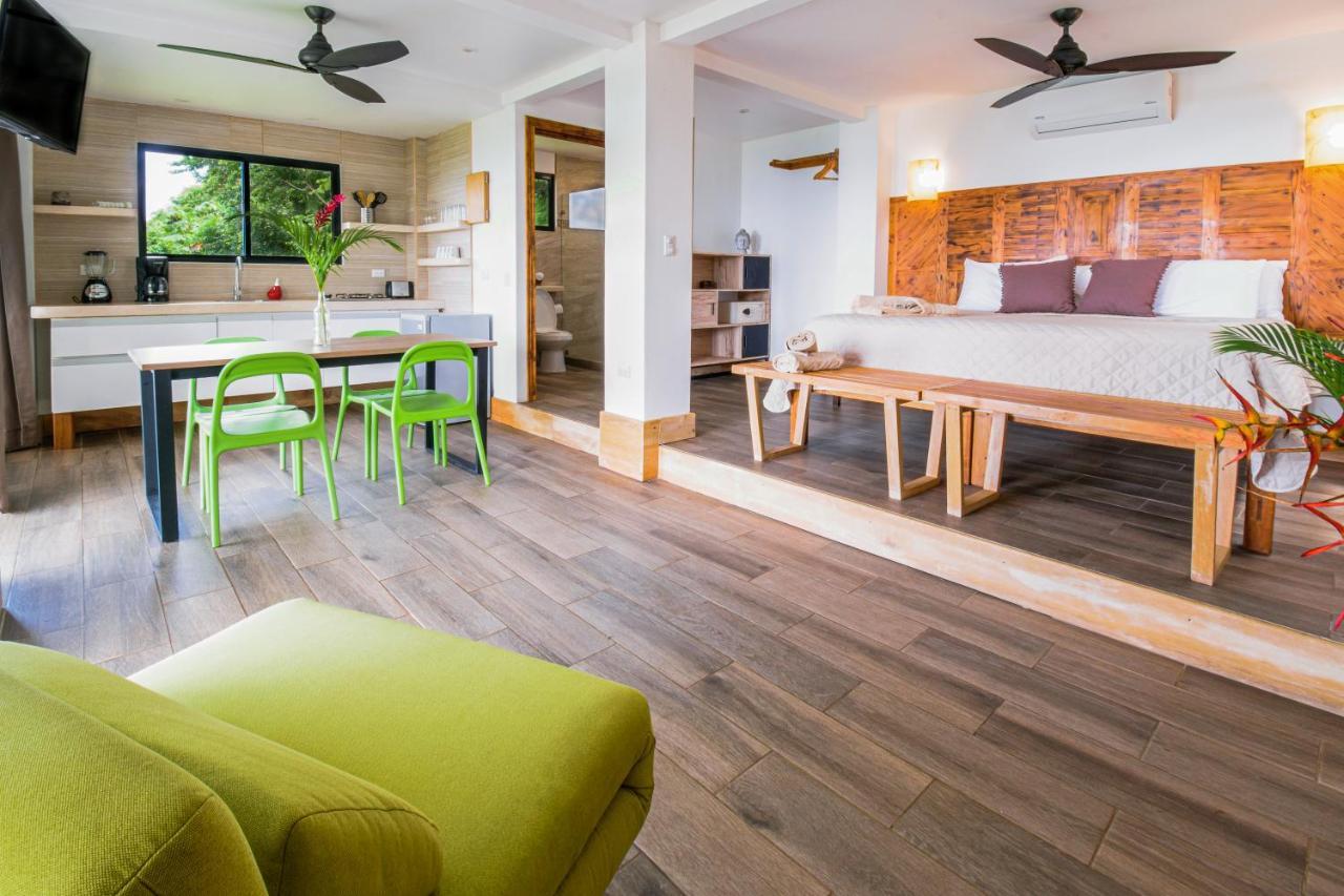 Funky Monkey Lodge Playa Santa Teresa  Екстериор снимка