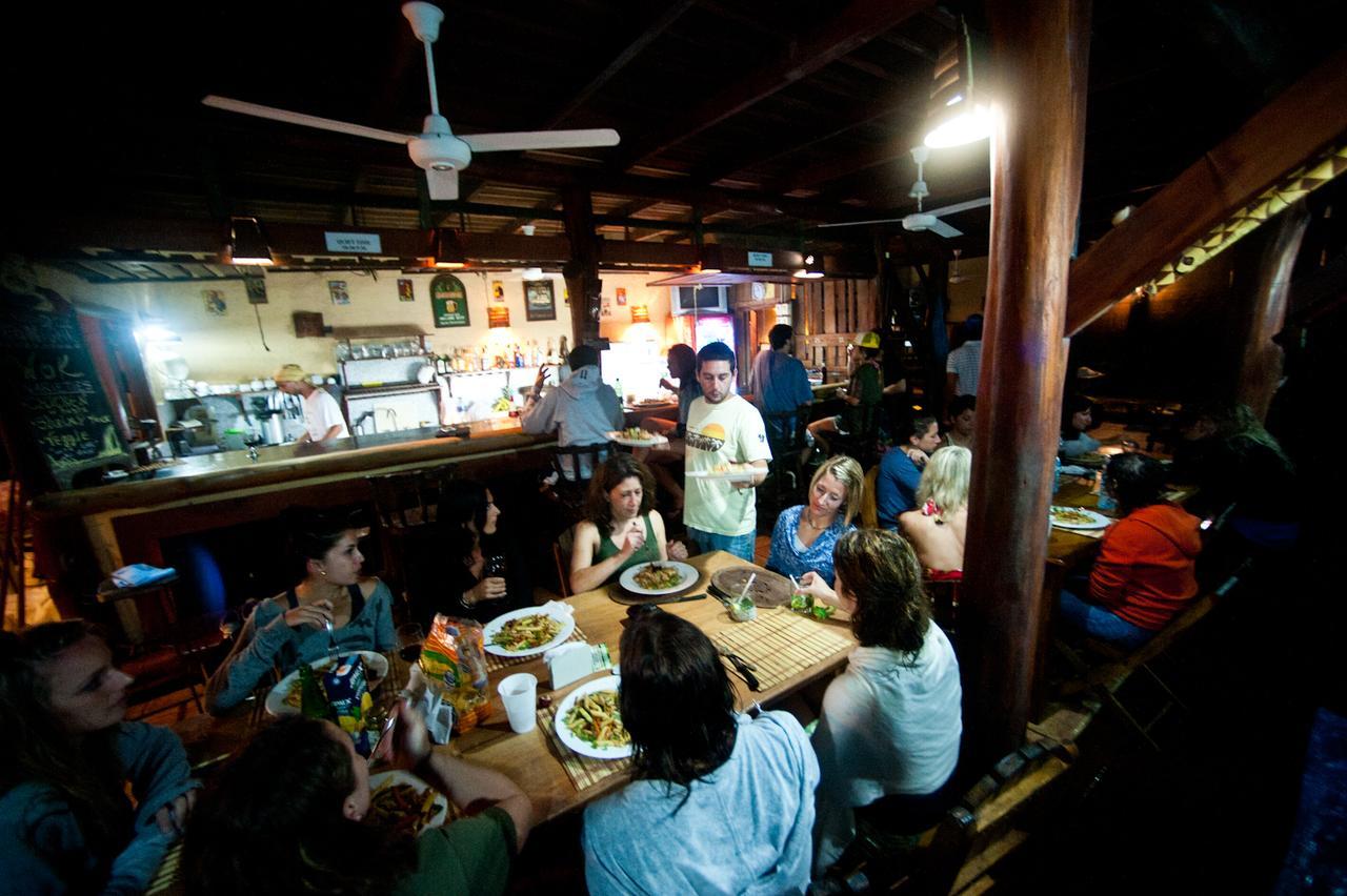 Funky Monkey Lodge Playa Santa Teresa  Екстериор снимка