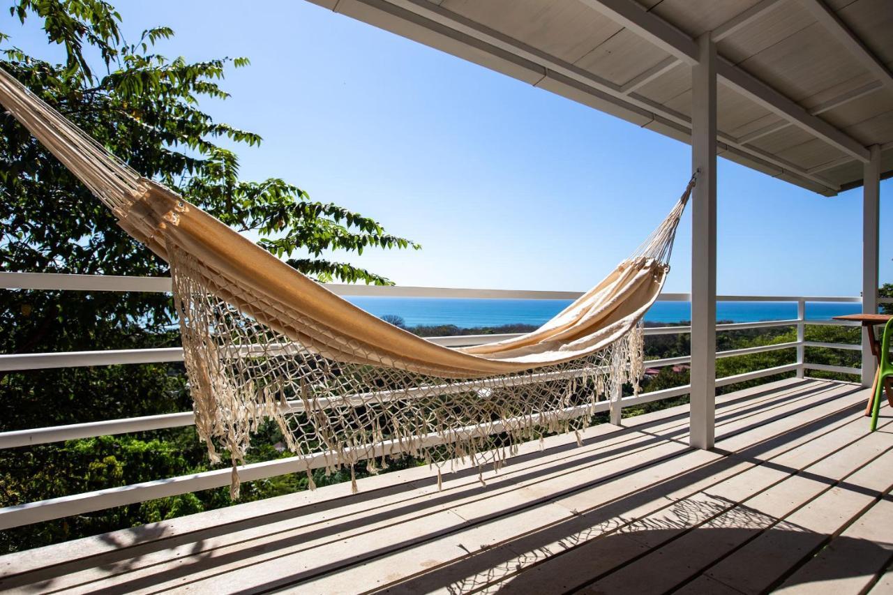 Funky Monkey Lodge Playa Santa Teresa  Екстериор снимка